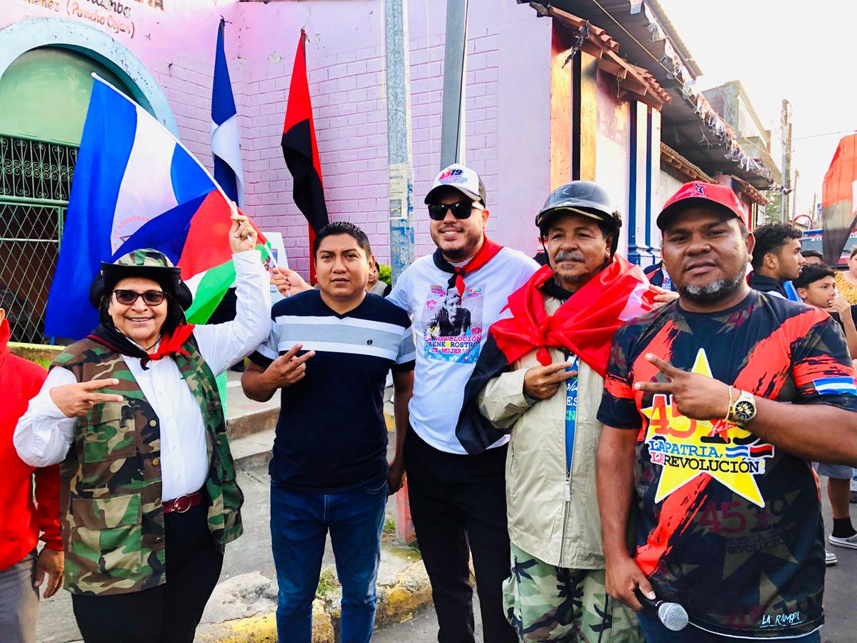AdelanteSiempr_'s tweet photo. Alegre, Diana recorrió las principales calles de #Diriamba en celebración del 45/19. ✨🇳🇮 Patria, amor, paz y libertad se proclamaban a lo largo de la caminata. ❤️🖤🕊️💫

#TodosJuntosAl4519 
#SoberaníayDignidadNacional https://t.co/XaA6JwXsYL