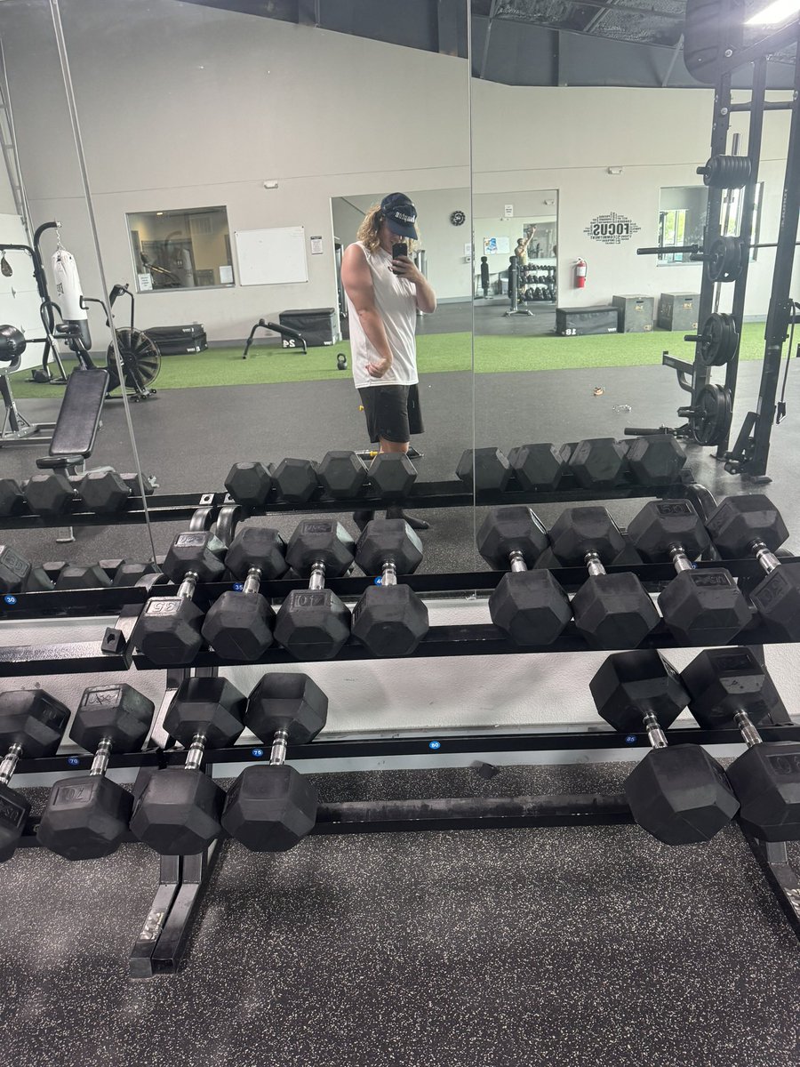 Tristan Compton tweet media