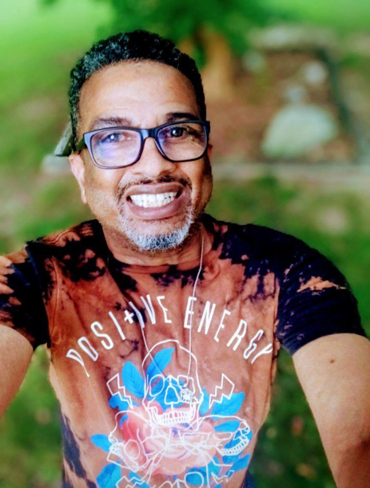 Jimmy_Harper's tweet photo. Today
CURRENTLY
94Β° feels Muggy
Well, as you guys know, I'm on a mission to spread positive energy and good vibes. So this is like my to go to T-shirt.
Every day is always a great day to smile πππ
#HappySunday
#Sunday
#SundayEvening
#SundayGrooves
#SundayVibes https://t.co/kIuG7G5Suq