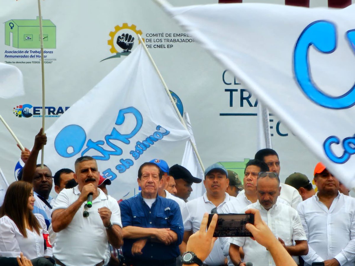 sitraung1's tweet photo. Trabajadores presente en la Convención Nacional realizada por @EcuadorCut, En unidad defender los derechos de la clase obrera contemplado en la OIT.
Ministra @ivonneabogada la pelea no es con los trabajadores es con los empresarios que atropellan al obrero y vulneran sus derechos https://t.co/vbG9rCHIbf