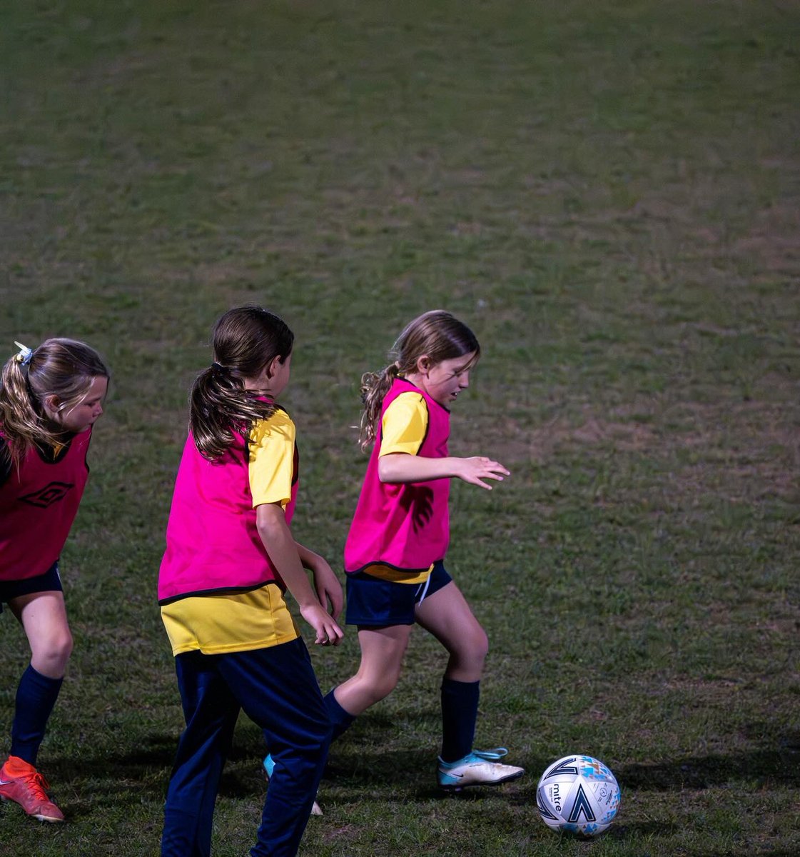GSAP BALL GIRLS | A few photos from our fantastic GSAP ball girls and halftime entertainment who joined us yesterday to support our Women’s 1st Grade team to victory! Thank you to everyone who attended🙌

📸 @lincolnx_xue 

#uptheuni🔵🟡
