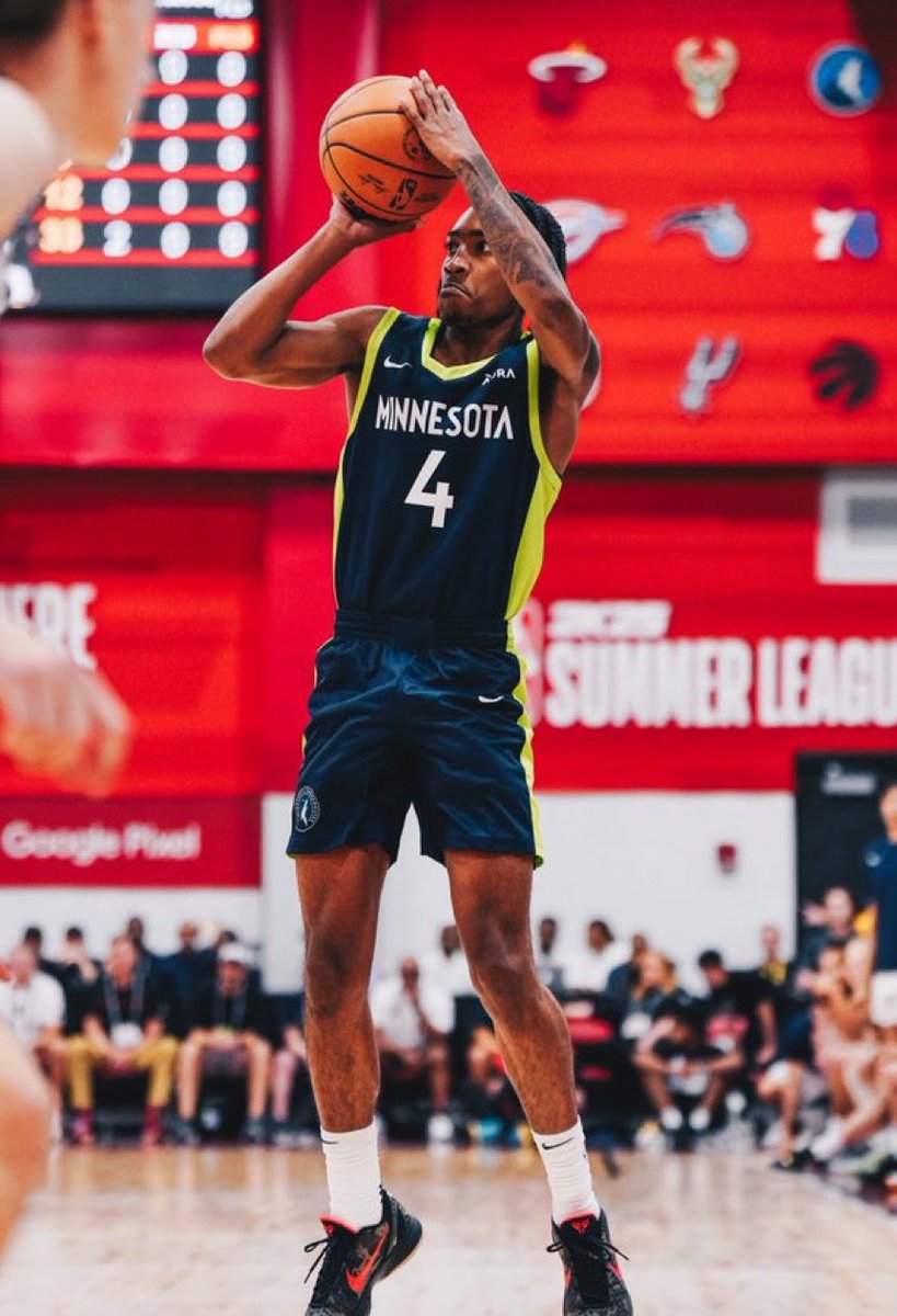 Rob Dillingham today:

14 Points
8 Assists
2 Rebounds
2 Steals