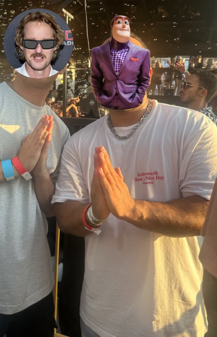 buzzonacid's tweet photo. With @ArchibaldDiddly doing his “signature move”🙏 #SidepieceSunday https://t.co/QKALWkg0Qo