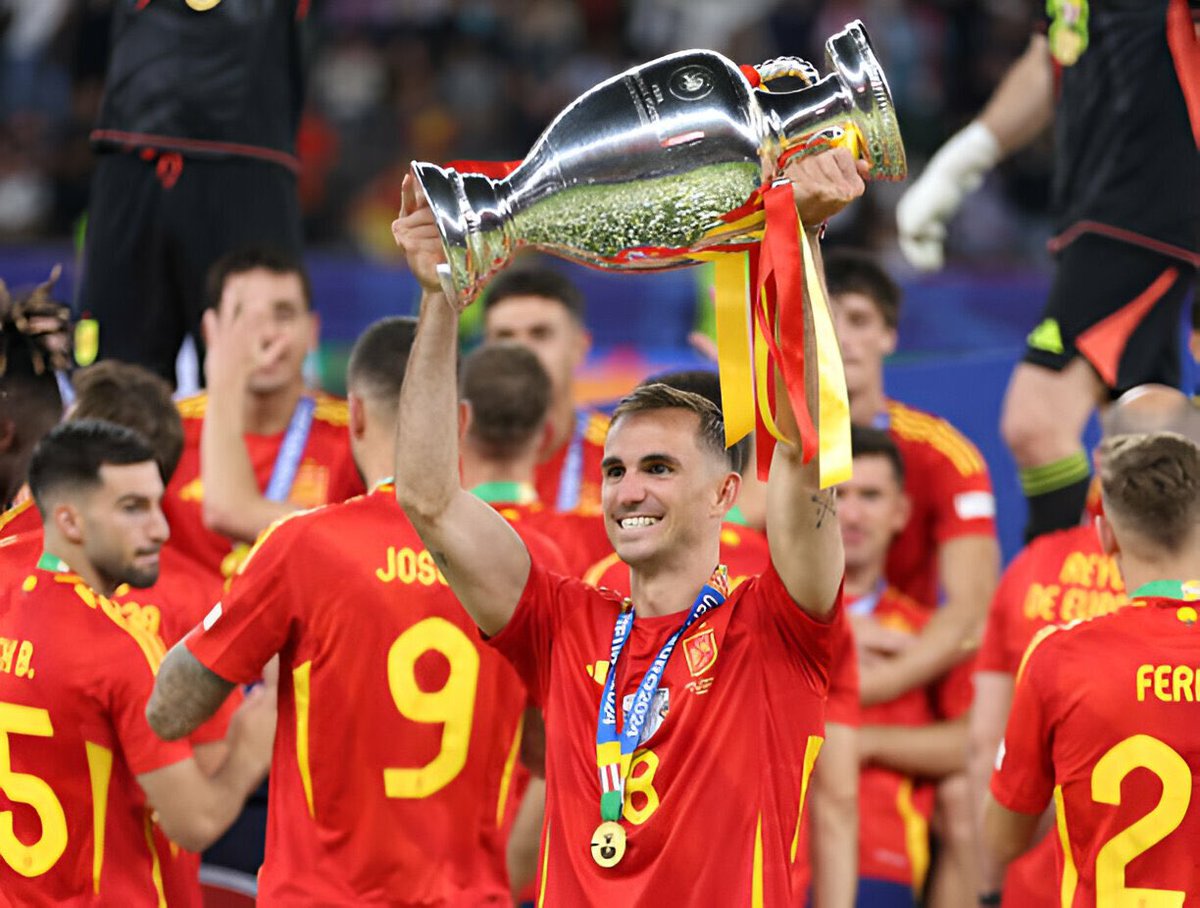 FabianRP52's tweet photo. ¡¡SOMOS CAMPEONEEEEES!! 🏆 ¡VAMOOOOOOS ESPAÑA 🇪🇸 

#C4MPEONES 
#VamosEspaña | #EURO2024 https://t.co/y6Bl3Pyt6Z
