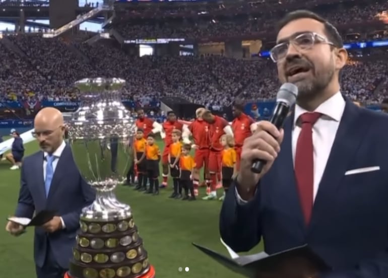 SingerSports's tweet photo. Para calmar a la gente seria bueno seria bueno que el Pastor Emilio Agüero salga a esta final de Copa América a dar otro mensaje de paz https://t.co/GVMhQF0HiG