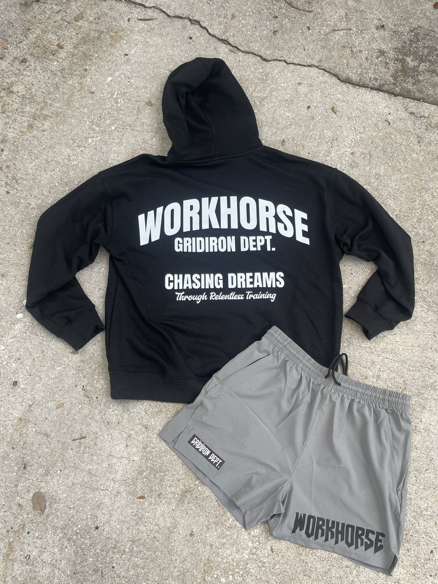 JakeDorn5's tweet photo. Couple samples for brand launching in September.

Building Workhorse from scratch. 

High quality apparel for football and training paired w branding to build sense of belonging/community feel of like-minded ppl working relentlessly toward their dreams. 

5% of profits going to youth athletes in need of training apparel.

🚀🚀🚀