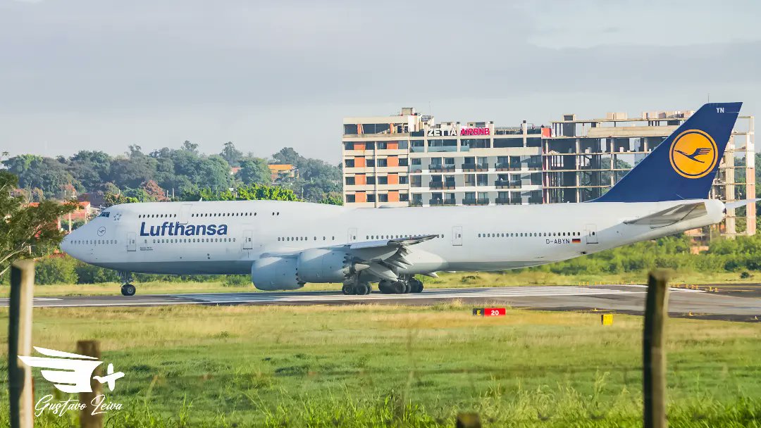 sgaspotting1's tweet photo. La gran sorpresa del día 😍 
La segunda visita en lo que va del año de la Reina de los Cielos en el @AeropuertoASU 🇵🇾
✈️ @Boeing 747-8i con registro D-ABYN de @lufthansa 🇩🇪 
📷 Excelentes fotos de @T0T0_leiva https://t.co/SGWddzo9xp