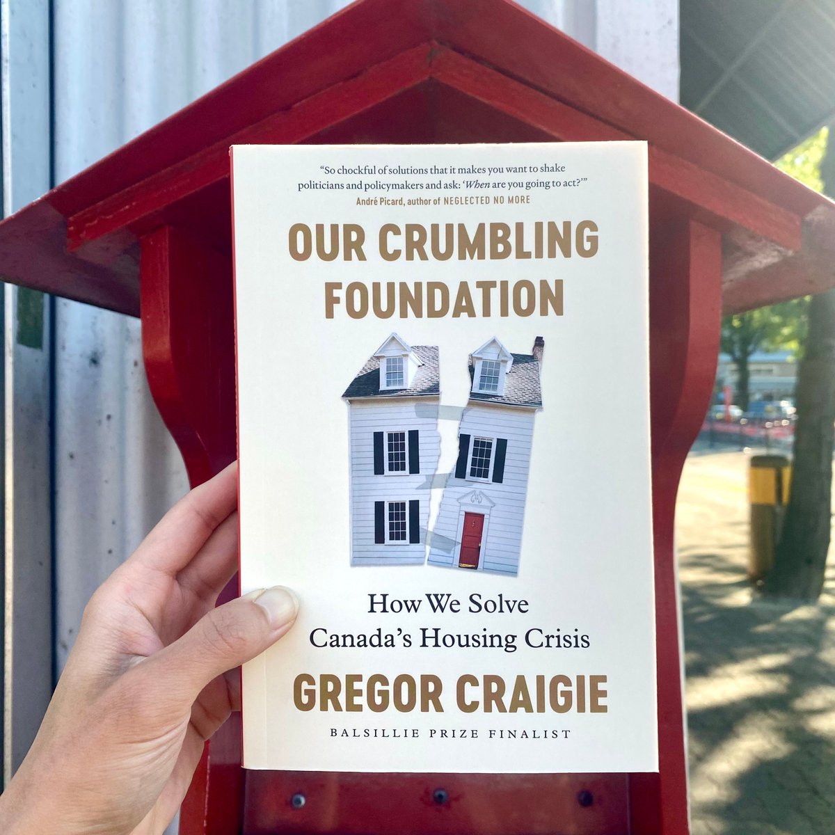 VanWritersFest's tweet image. Canada is experiencing a housing crisis. CBC journalist @GregorCraigie explains how Canada reached this critical impasse—and solutions for the future—in Our Crumbling Foundation, available now from @PenguinRandomCA. Hear Craigie speak at #VWF2024.