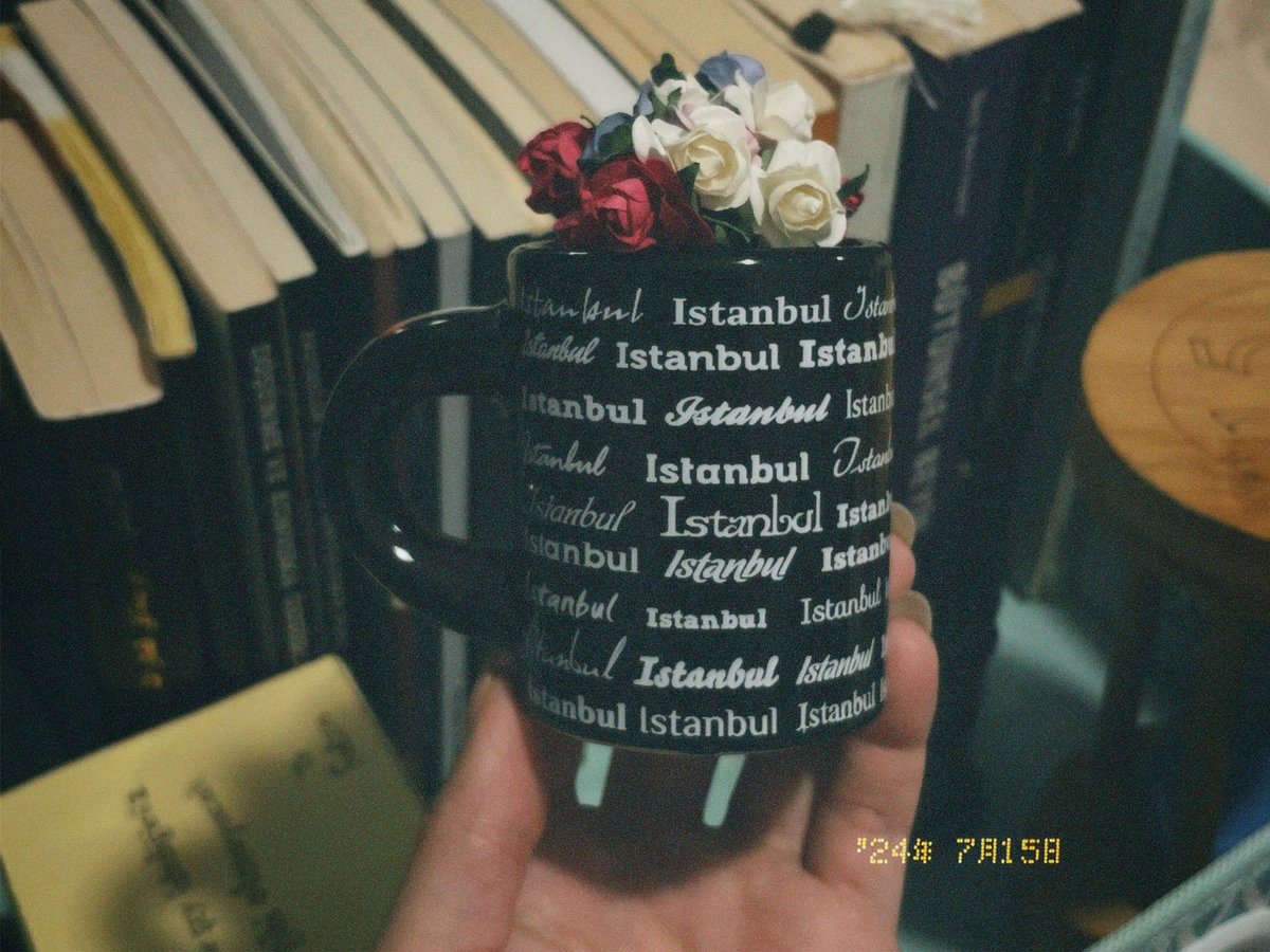yildiz7_'s tweet photo. My adorable simple box 🎞️🤎🌷 https://t.co/UqTvsgN0Ao