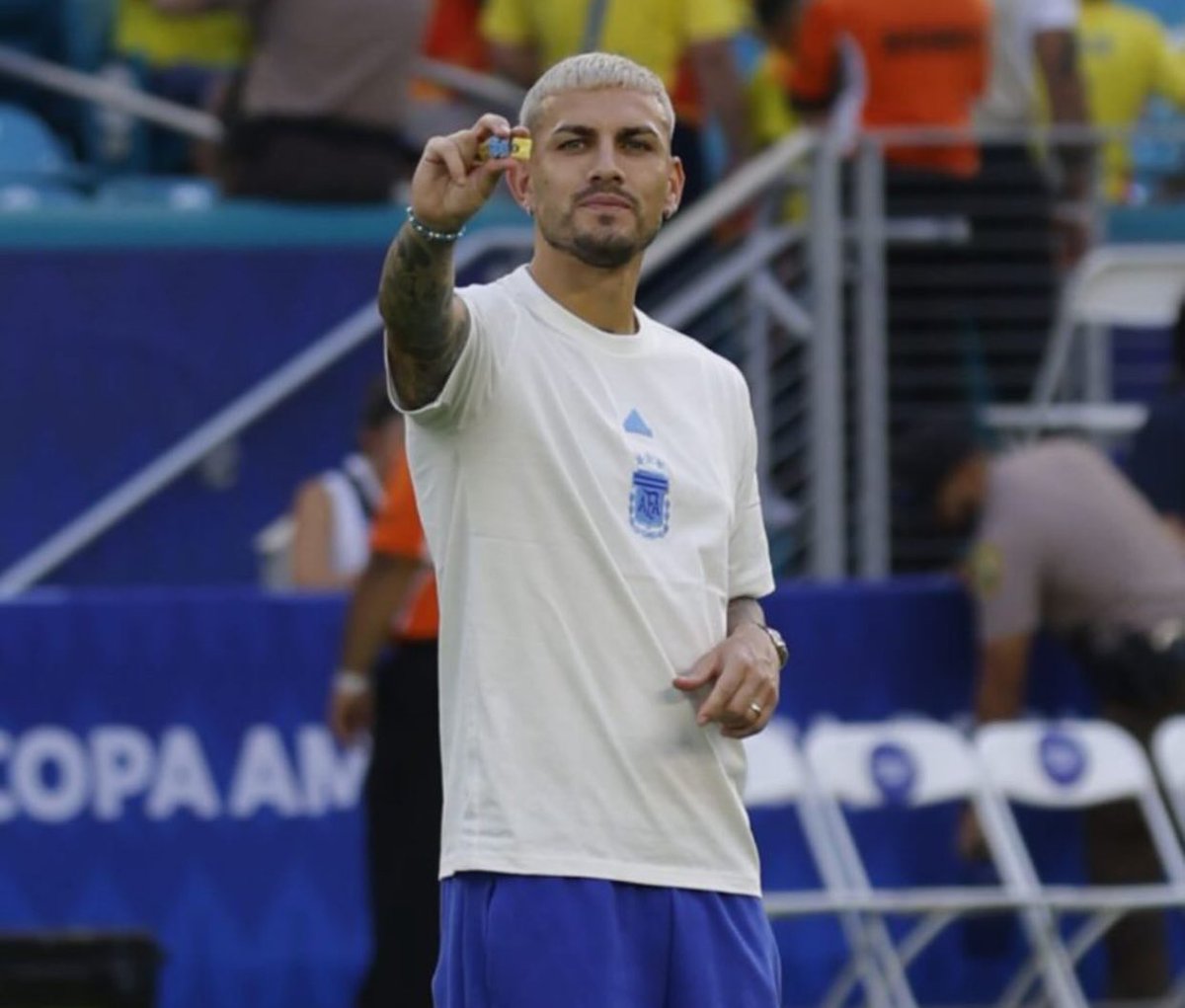 Emociona lo bostero que es este muchacho