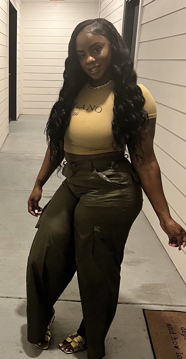 scorpiannna's tweet photo. I whether stand alone 🤞🏾 https://t.co/vZNi4crrYA