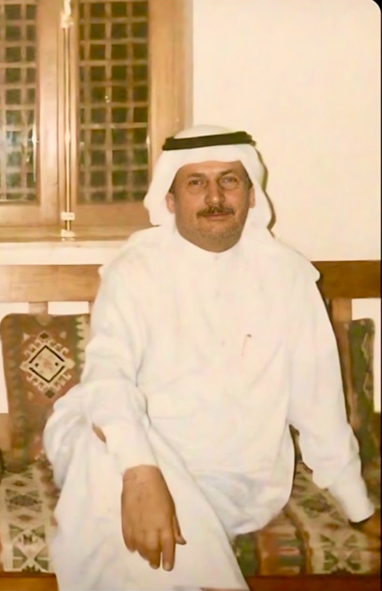 bnder22's tweet photo. العم فنر الخمسان 
مازال في قلوبنا وتفكيرنا له منا الوفاء والدعاء بالرحمة نستذكره لانه يستحق ذلك صنع لنفسه التقدير وتواصله مع الجميع حيث كان رحمه الله صاحب راي سديد ونظرة صائبة نستذكره في هذه الايام حيث نجتمع في ديوانه وبعد وفاته مازال ابنائه يسيرون علي دربه علي المعزة والاحترام https://t.co/O72cCoddgQ
