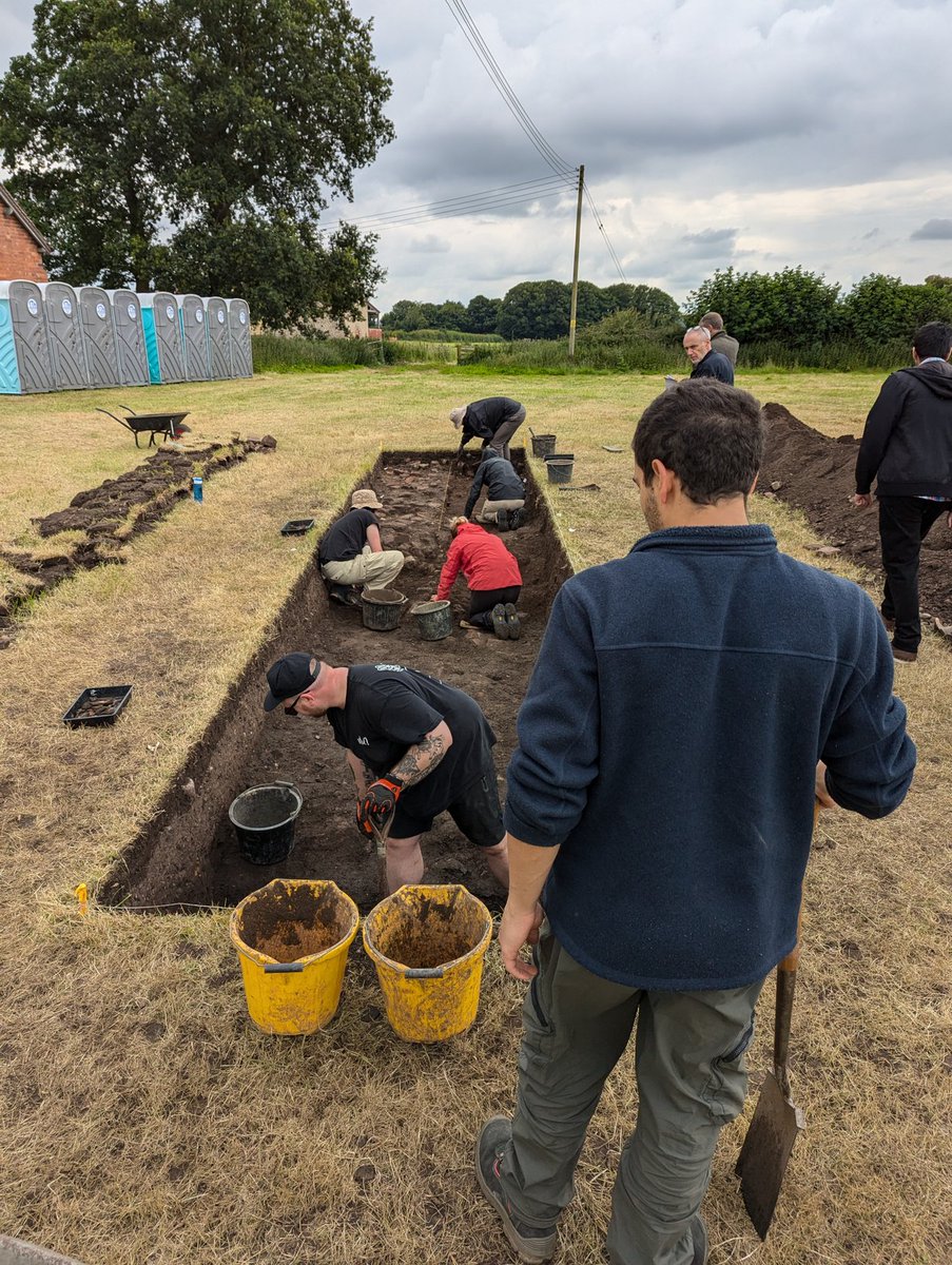 A great site visit to the <a href="/unibirmingham/">Uni of Birmingham</a> excavations at #Wroxeter #Roman City last week, led by Dr Peter Guest and Roger White, with exciting remains uncovered already. <a href="/EnglishHeritage/">English Heritage</a>