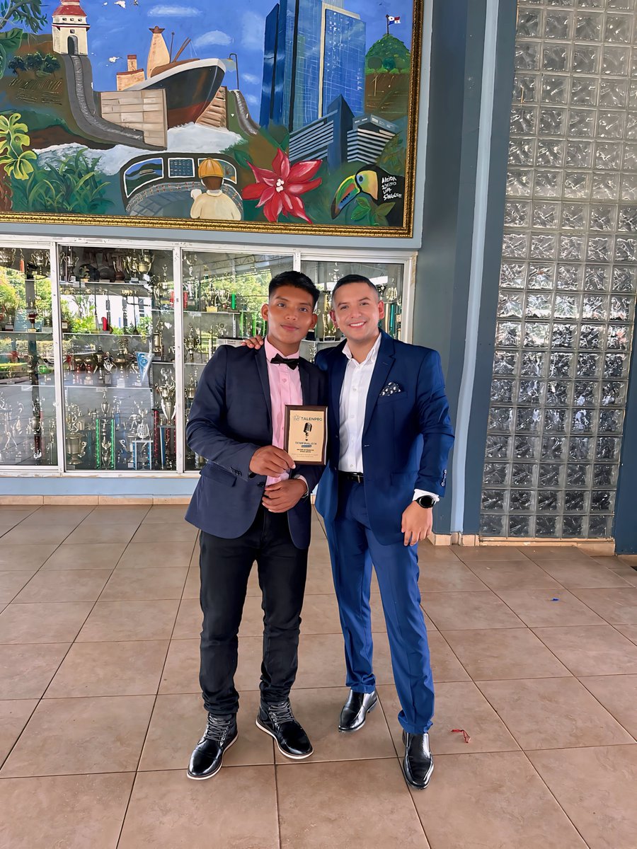 immiguelalvarez's tweet photo. Una experiencia para toda la vida!!💪 Estoy muy orgulloso de ti mi niño Ronald Rodriguez por tu excelente trabajo en la categoría Mejor Interprete Talenpro 2024 representando al C.E. Lajero Abajo! Sigue brillando con luz propia 🌟 @talenpropanama #talenpro2024 https://t.co/g6WiK7DiQZ