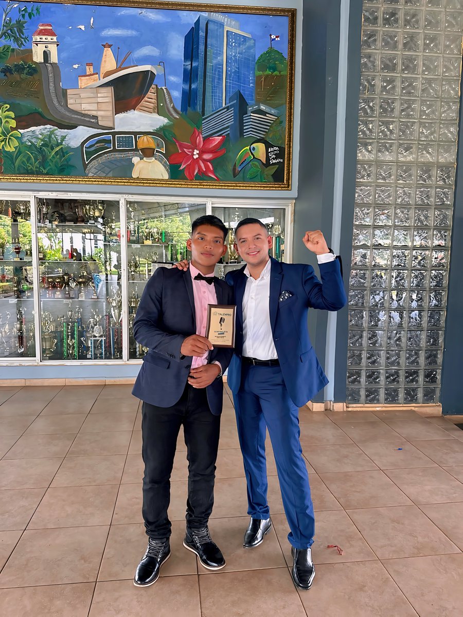 immiguelalvarez's tweet photo. Una experiencia para toda la vida!!💪 Estoy muy orgulloso de ti mi niño Ronald Rodriguez por tu excelente trabajo en la categoría Mejor Interprete Talenpro 2024 representando al C.E. Lajero Abajo! Sigue brillando con luz propia 🌟 @talenpropanama #talenpro2024 https://t.co/g6WiK7DiQZ