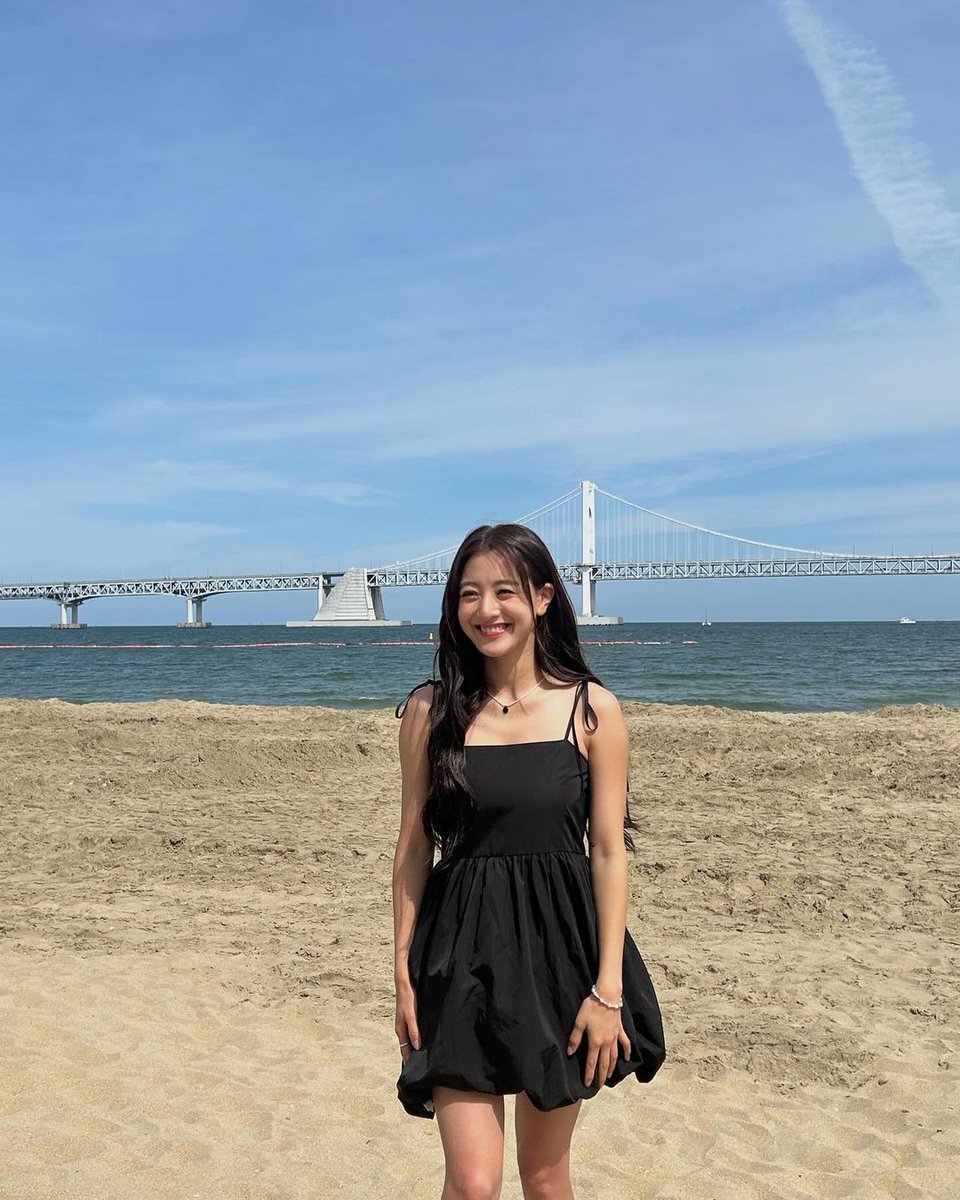 지효 tweet media