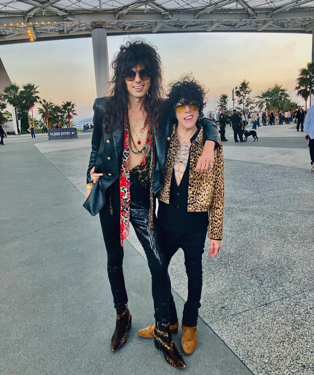 LP_France's tweet photo. Repost andrewberkeleymartin

couple a guys went to see The Rolling Stones

@iamlp https://t.co/zH4HeES6Ut