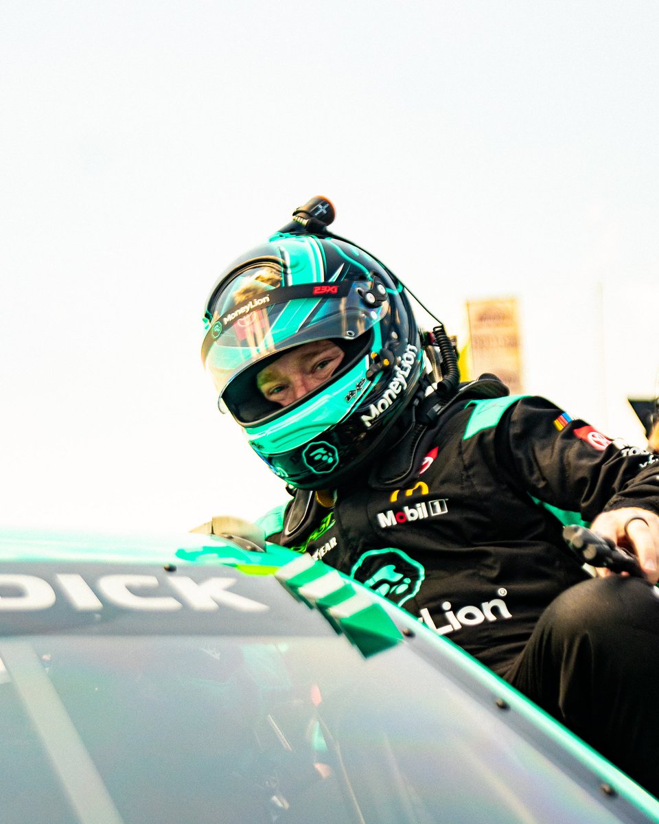 Tyler Reddick tweet media