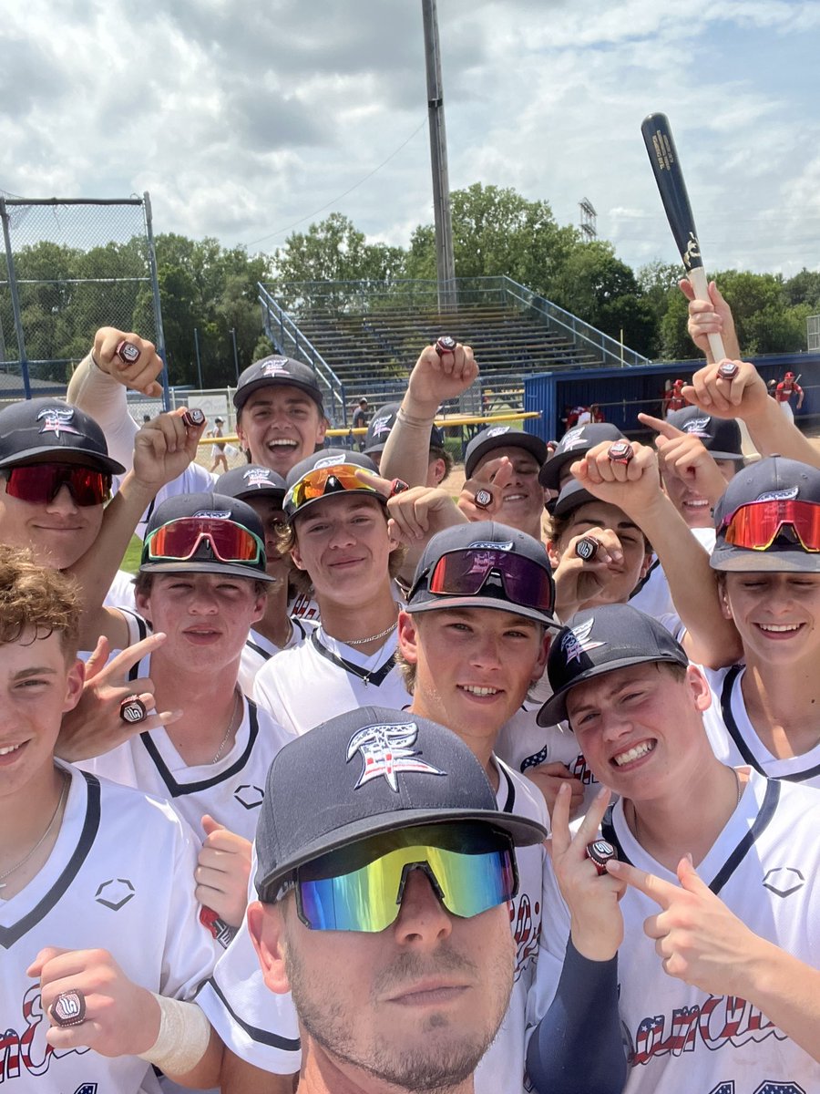 Cb7_bball's tweet photo. Championship Sunday in the books. Finished 5-1 on the weekend w/ the SHIP. Team is starting to catch fire. 
@TeamEliteMW_16U
@CoachMStratton
@Coach_Benner
@OLSMBaseball 
Off. stats: .600/.700/1.245, 6H, 5 1B, 1 2B, SF.
Pitching stats: 6 IP, 1 W, 1 SV, 4H, 0 ER, 5 K's, 1.0 WHIP https://t.co/WiHrTzJPjm