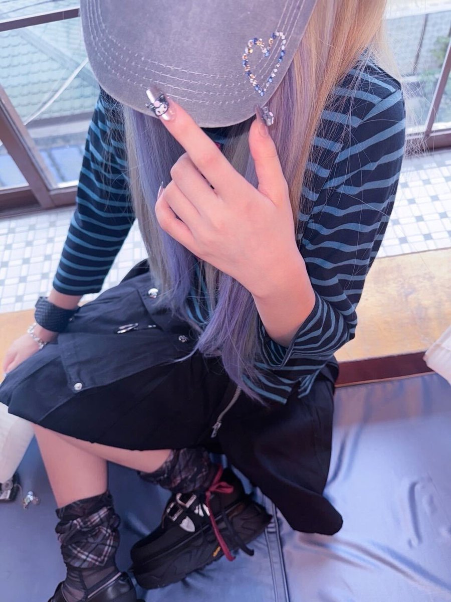 ILLIT_twt's tweet photo. 😼 ⛓️❤️

#ILLIT #아일릿 #IROHA #이로하 https://t.co/LQ9bwbRhhw