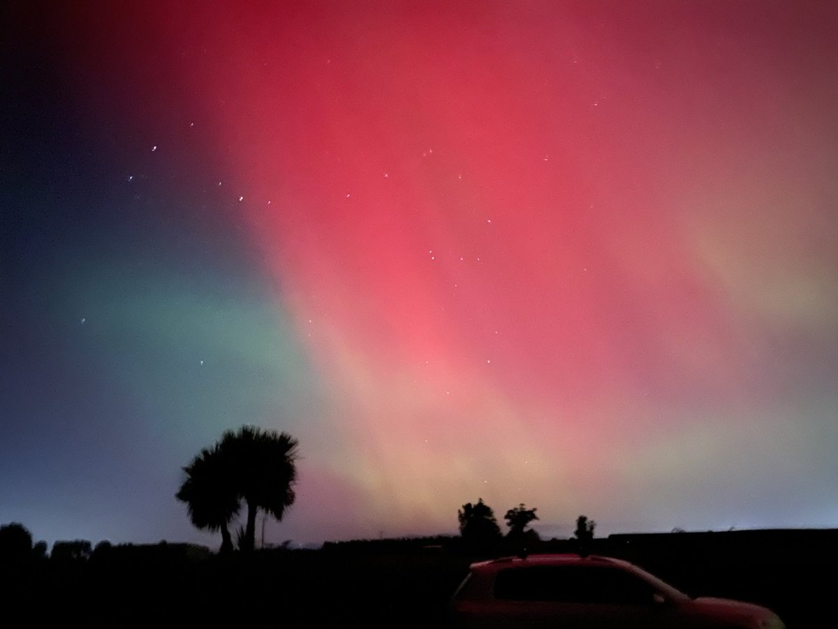 SRixecker's tweet photo. @KavalAuthorActs Aurora Australis: West Melton, New Zealand. https://t.co/TQXQnBXjcb