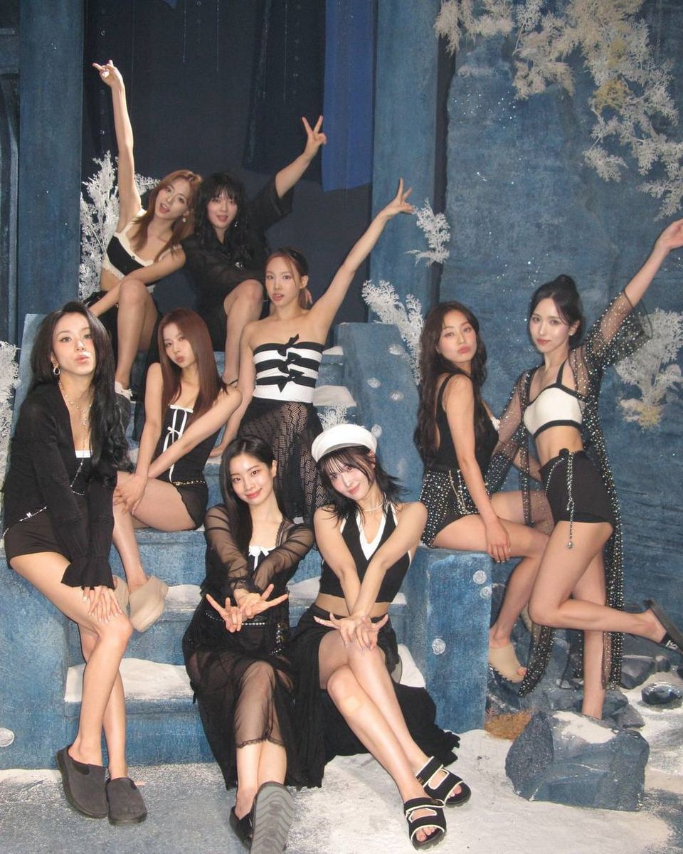 지효 tweet media