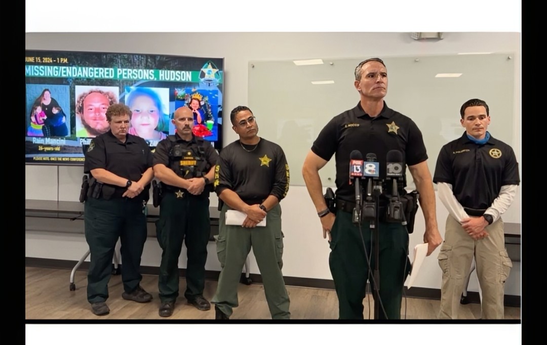 RebeccaYuengli2's tweet image. Here in Pasco Florida we have DEI deputies driving around with gas ⛽️ nozzles. 
Sheriff says he's short on deputies.  Instead of sending deputies to implicit bias training, maybe Nocco can send them to gas fueling training.  
Let's make Pasco professional again. 
#pascofl