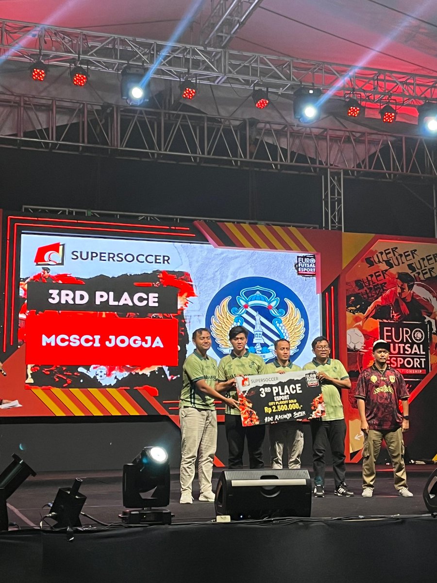 MCSCI_JOGJA's tweet photo. Malam tadi perwakilan dari @mcsci_jogja mendapatkan juara ke 3 pada ajang euro esport dan lolos ke babak regional!!!

Mohon doa dan dukungannya untuk perwakilan kita semoga diberikan kelancaran di babak selanjutnya 🙏🏻

#mcsci_jogja #mcscindonesia #manchestercity https://t.co/iCpzQbgznr