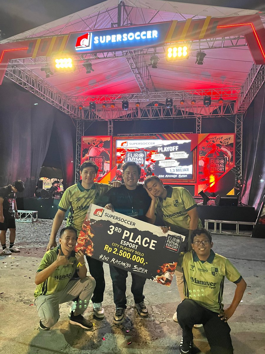 MCSCI_JOGJA's tweet photo. Malam tadi perwakilan dari @mcsci_jogja mendapatkan juara ke 3 pada ajang euro esport dan lolos ke babak regional!!!

Mohon doa dan dukungannya untuk perwakilan kita semoga diberikan kelancaran di babak selanjutnya 🙏🏻

#mcsci_jogja #mcscindonesia #manchestercity https://t.co/iCpzQbgznr