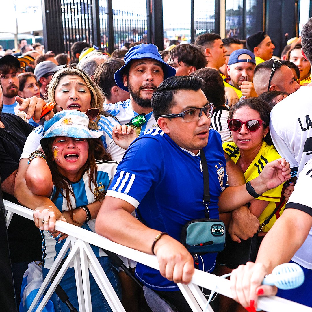 brfootball's tweet photo. The start time for the Copa América final has been delayed for a second time after fans without tickets entered the stadium https://t.co/h3tBSgqBx8