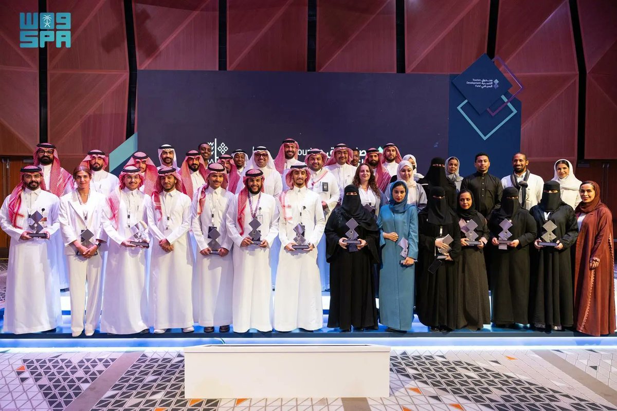 صندوق التنمية السياحي يحتفي بتخريج الدفعة الأولى من برنامج "معسكرات نمو السياحة".
spa.gov.sa/ar/w2139228
#واس_اقتصادي