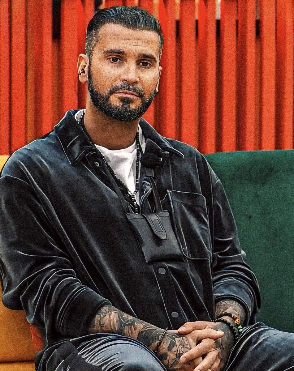 BonyDelRico's tweet photo. Filha, o Savate ganhou 2 reality shows e foi finalista em quase todos os outros… e, imagina, com votações para expulsar! 

Percebes a diferença?

Situa-te! 
#dilematvi https://t.co/eTLIluxJb7