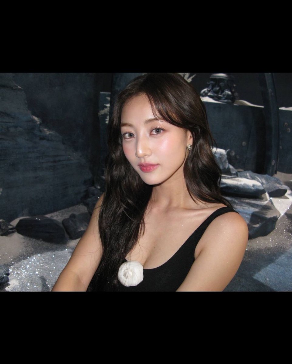지효 tweet media