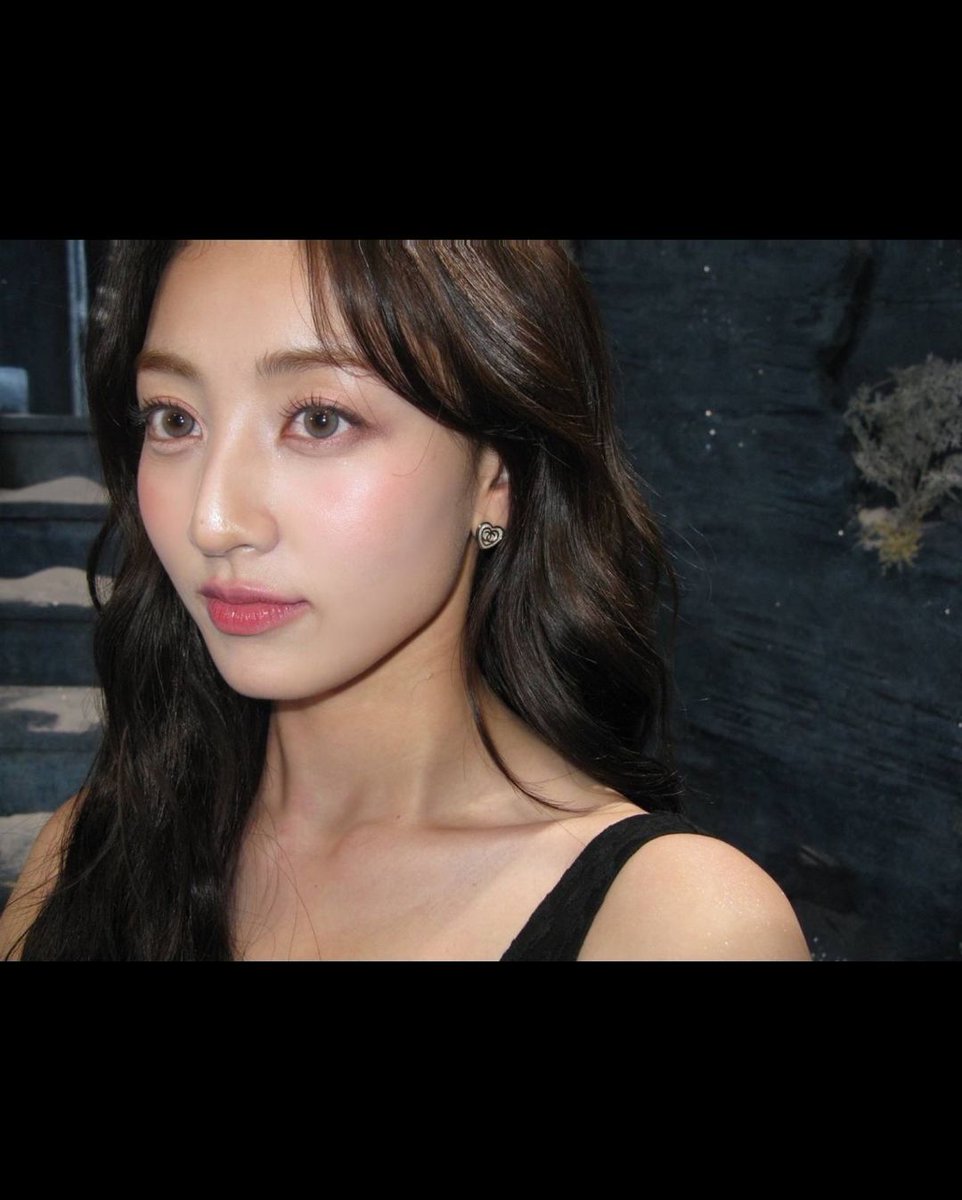 지효 tweet media