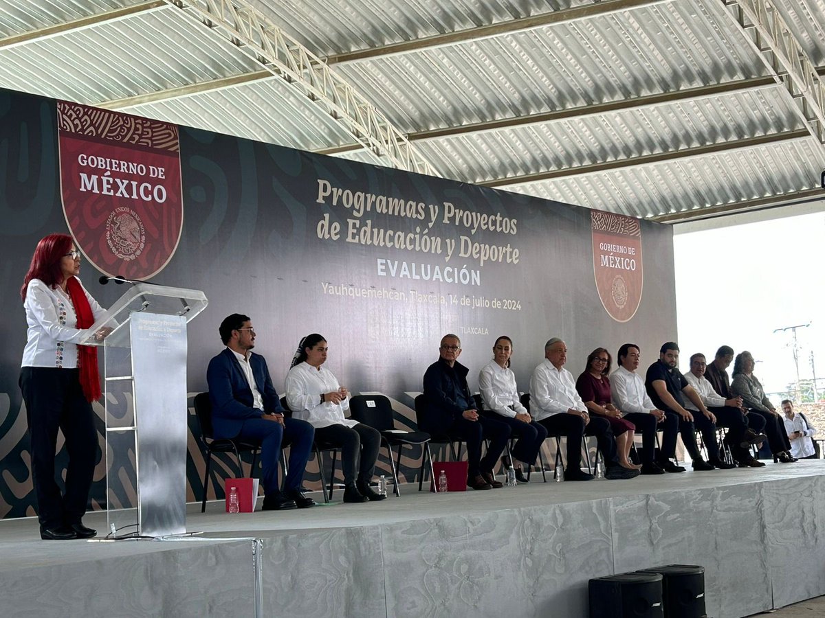 Letamaya's tweet photo. En los logros del Gobierno de la Cuarta Transformación que encabeza el presidente @lopezobrador_, destaca la creación de los Bachilleratos Tecnológicos de Educación y Promoción Deportiva (@BTEDmx), que dirige @Fer_MagroSoto, quien en la evaluación que hicimos en Tlaxcala sobre los programas y proyectos de Educación, informó que este sistema cuenta con siete planteles regionales que permiten la absorción de más de mil 400 estudiantes de 46 comunidades y 25 entidades del país. 
#TransformamosLaEducación