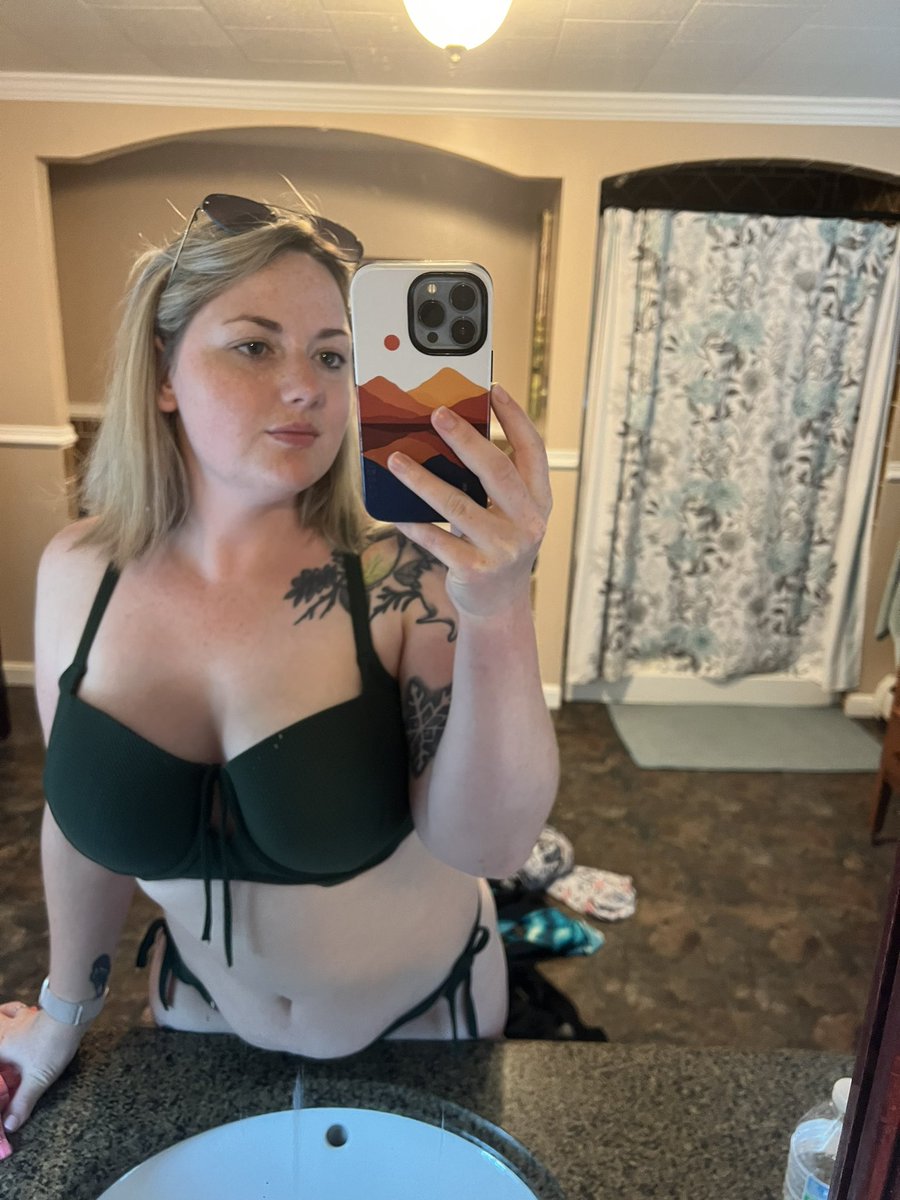 Cuddlecakesbb's tweet photo. It was a beautiful day to go swimming! Going to my OF to see me without my top 😈

https://t.co/EPpTns0sO9

#onlyfans #tits #horny #bikini https://t.co/ZBlV6hu8Xz