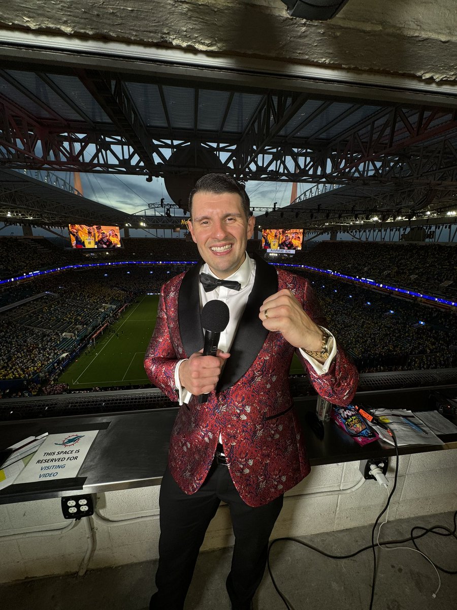 stevepeios's tweet photo. Grateful to be announcing another major FINAL - and this time, the 🐐@Michael_Buffer is in the house for halftime and Shakira! Unbelievable! #CopaAmerica #CopaAmerica2024 https://t.co/sf72zZThV2