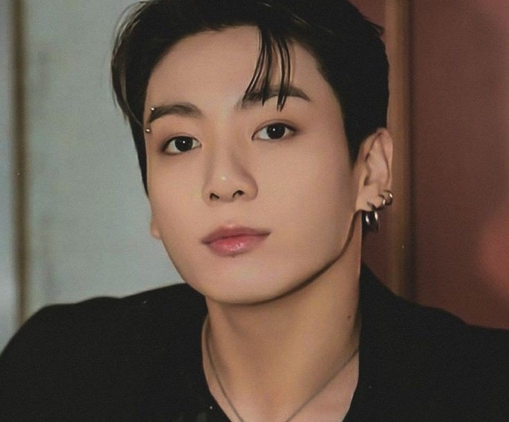 jungkookpavao's tweet image. JiKookau -  Meu (Nosso) bebê 

Jimin e Jungkook são vizinhos que não se dão bem.
Talvez as músicas altas e a vida agitada demais do loiro incomode a vida pacata do moreno.
Mas tudo muda quando por uma confusão ambos são selecionados como um casal para adotar o pequeno JungHo.