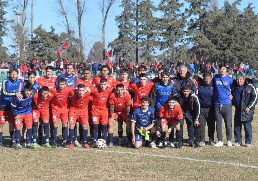 CDIRioColorado's tweet photo. Siempre juntos ❤️💙❤️ https://t.co/Ox7qIe7nQX
