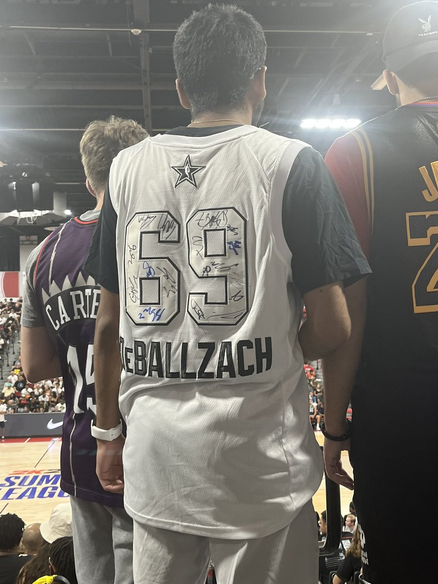 BullsMuse_'s tweet photo. Spotted this signed #69 DeBallZach jersey at summer league 😭 https://t.co/7mkENYR0Nx