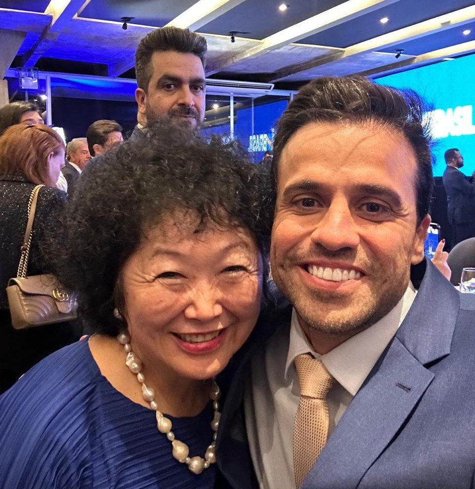 Coluna_Politica's tweet photo. Pablo Marçal marca presença na posse do União Brasil; Nise Yamaguchi cotada para Vice https://t.co/OpmvvRMbR7 https://t.co/5wFsmklpBt