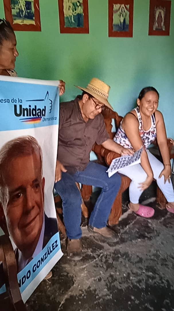 Seguimos hablando con la gente llevando un mensaje de cambio, Venezuela necesita un nuevo gobierno de progreso y bienestar. Edmundo es la esperanza de todos y así lo vemos la mayoría, unidos este 28 j X Venezuela 
<a href="/EdmundoGU/">Edmundo González</a> 
<a href="/MariaCorinaYA/">María Corina Machado</a> 
<a href="/octavioortag/">Octavio Orta González</a> 
<a href="/PedroPabloFR/">Pedro Pablo Fernández</a>