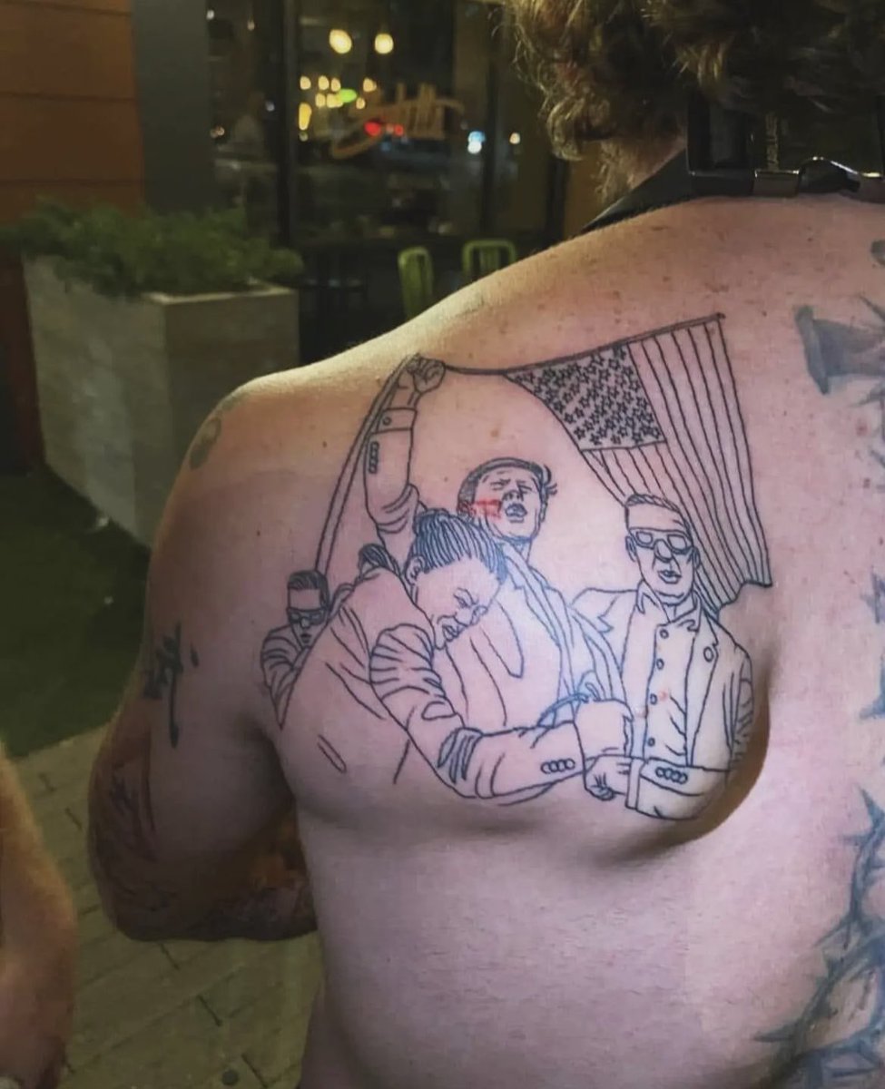 hernan_sr's tweet photo. Se quiso tatuar la imagen más republicana y facha del último tiempo y le tatuaron a Allende. 
#Trump https://t.co/xmxUnlqC5y