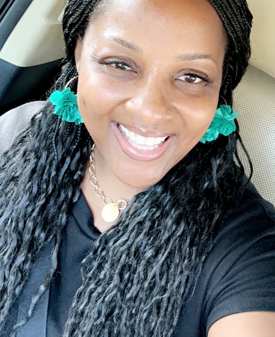 iamTambernesha's tweet photo. Enjoyed this last day of my summer break with some Dee time of Spa, shopping and a solo late lunch date. This was some much needed time. Iโm feeling better alreadyโฆ. ๐๐พ #staypositive #smilebeautiful #youGotThis #KeepMovingForward https://t.co/rAP4THvNZp