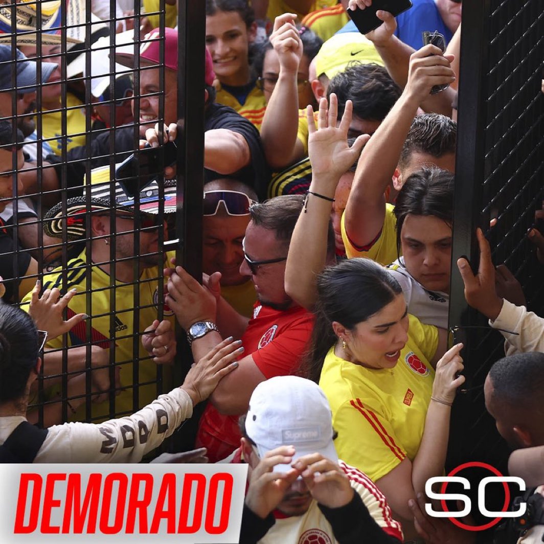 AlexComPolitica's tweet photo. La cultura latina siempre caga los eventos, simios de 💩, no tienen boletos 🎫 y quieren entrar de gratis, se hacen las victimas y culpan al organizador que es Estados Unidos por lo del Hard Rock Stadium. 

Merecemos la extinción… 😒

#CopaAmerica2024 https://t.co/Qme5tZrikN