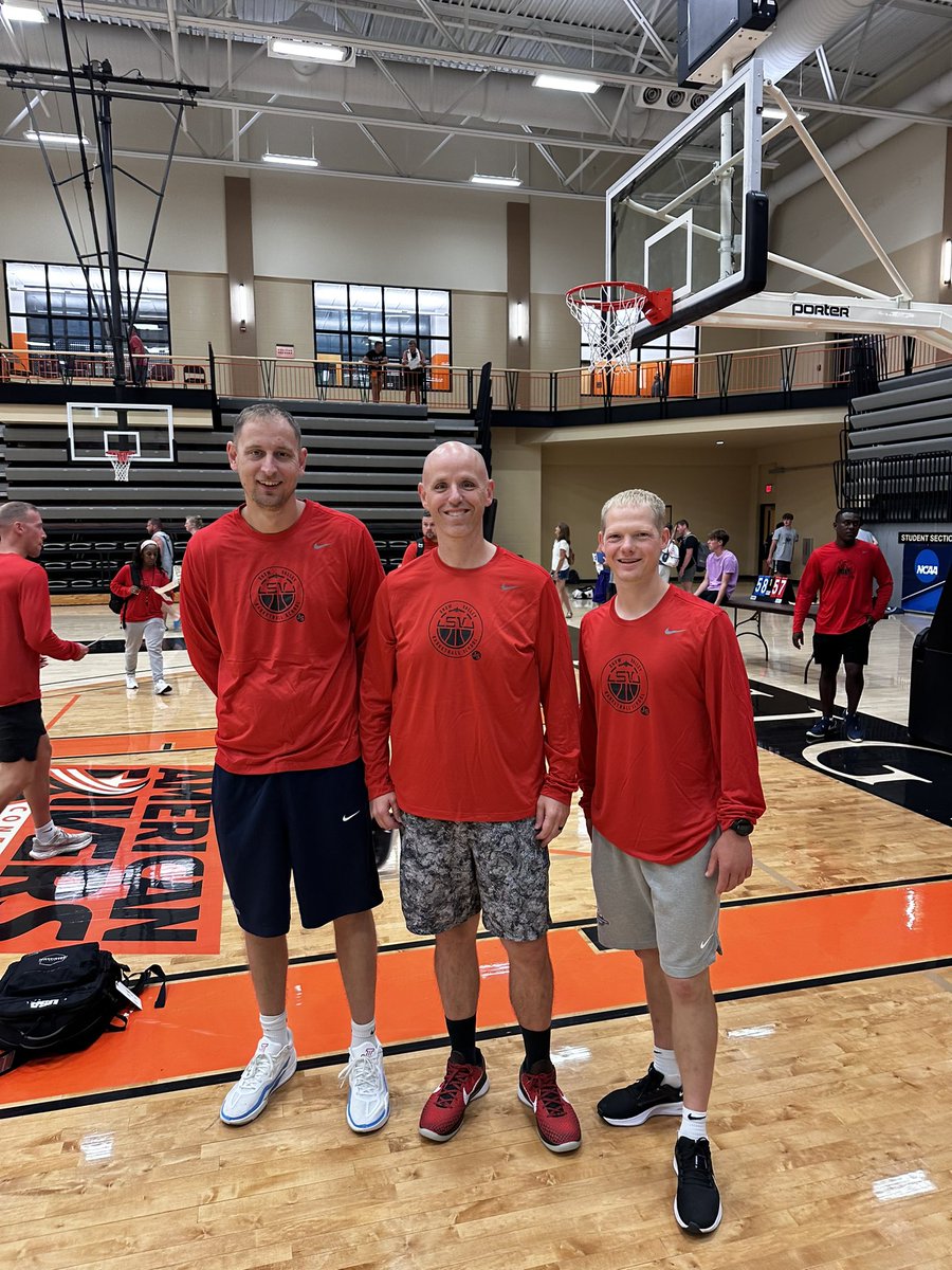 blythebball's tweet photo. The “🏀 field of dreams” &amp; “the best teaching camp in the 🌎 ” lived up to its reputation once again.  The 🏀, the teaching, the people, and no ego approach make it a fulfilling experience each year. Thank you @dshow23 @CoachSchlabaugh and the rest of @SnowValleyCamps  family🙏🏻 https://t.co/ogkkmuIBjF