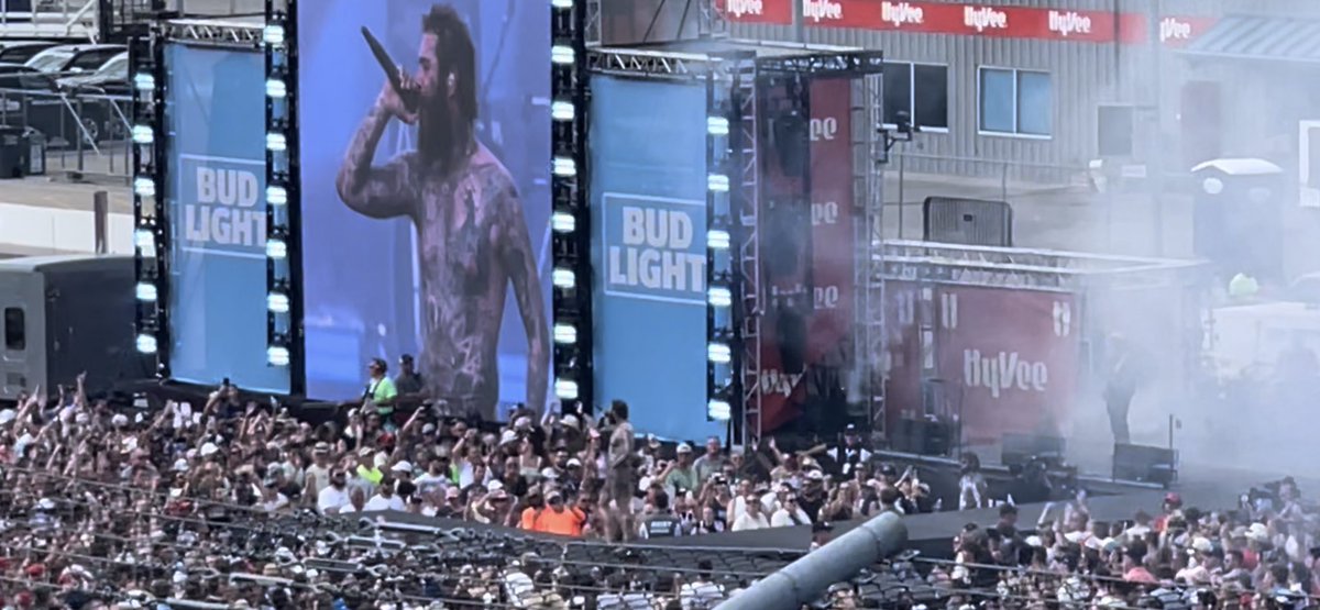 StacyHardney's tweet photo. Holy cow!! My day absolutely was made!! Seeing Post Malone in concert was definitely an item checked off my bucket list! #PostMalone #posty #newtonspeedway #bucketlist #daymade https://t.co/SmBtrY5vVd