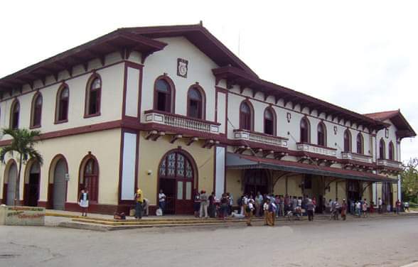 ArielggJ's tweet photo. 📢 La historia recuerda que el 14 de julio de 1924 se inaugura la Terminal de Ferrocarril de #Morón, en #CiegodeAvilla 👉 Instalación emblemática de la ciudad del 🐓 🫴 Premio Nacional de Conservación en 2011 por sus valores históricos y riqueza de su arquitectura 👉 #Cuba🇨🇺 https://t.co/a1joKVpoOh