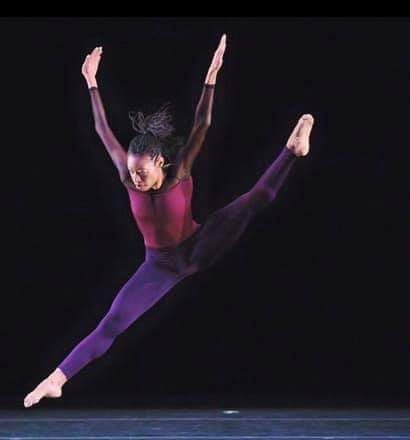 MsFaceDownAssUp's tweet photo. This is a Barber girl here. My cousin Adriene -Duke Ellington grad and Alvin Ailey dancer. #FromThisToThis https://t.co/DlAzXFodHS