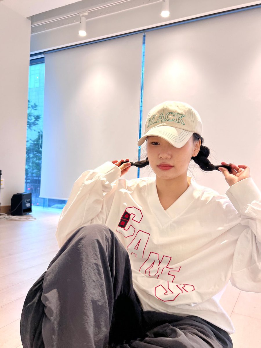 Lapillus_twt's tweet photo. 생일축하한다 베시🎀🐈⸒⸒⸒⸒❤️

🐬𝓣𝓸𝓭𝓪𝔂’𝓼 𝓑𝓮𝓼𝓼𝓲𝓮’𝓼 𝓭𝓪𝔂🐬

오늘의 생일은 두 번 다시 없으니까
맘껏 즐겼으면 좋겠다🤭✨

#Lapillus #라필루스 #Shana #샤나 https://t.co/M5M0XOzehM